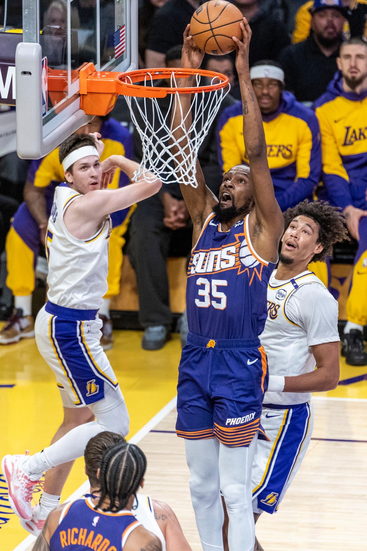 爵士完胜76人,东契奇关键制胜 爵士完胜76人,东契奇关键制胜