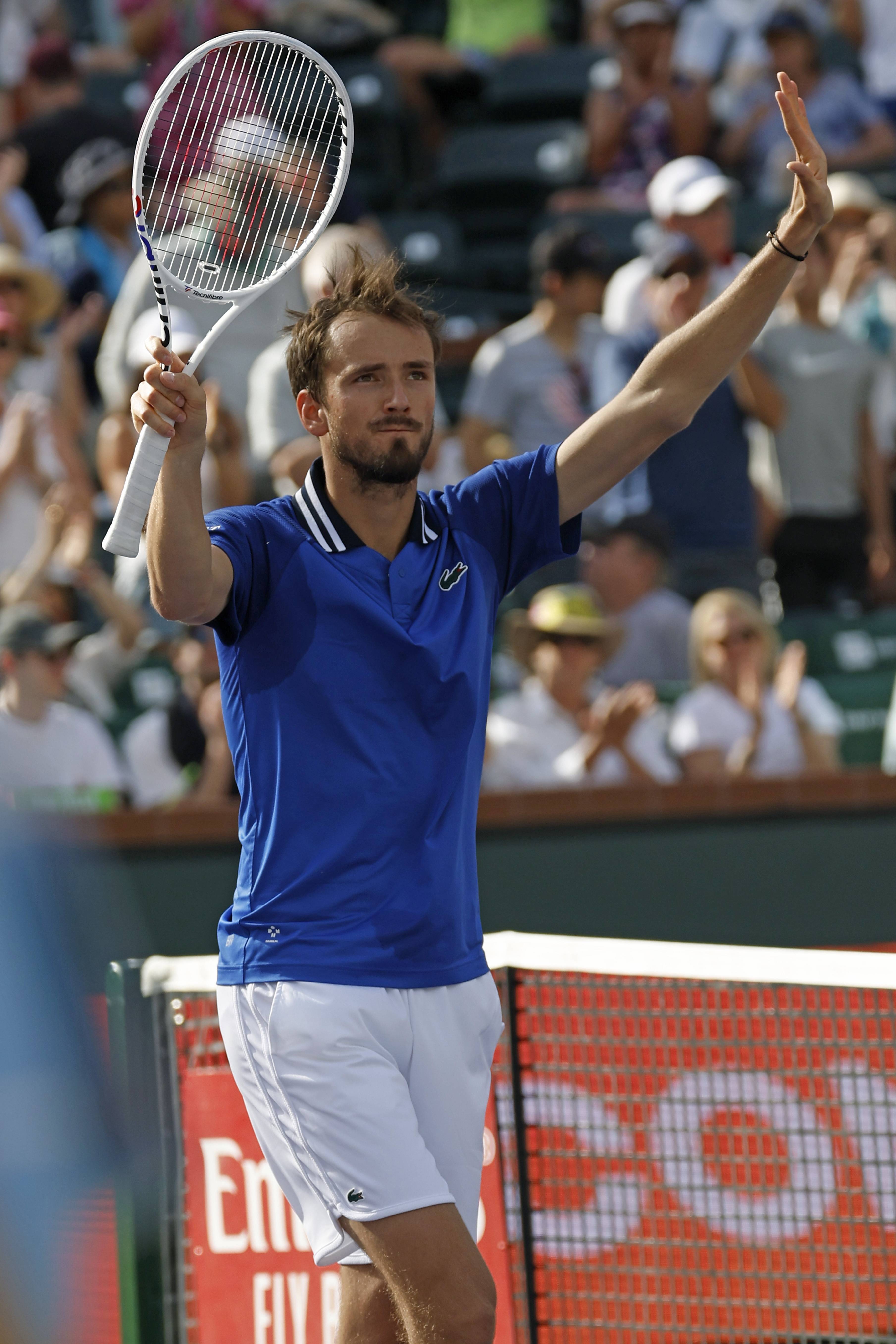 西班牙网球队强势美国网球队，梅德韦杰夫打破历史纪录的简单介绍