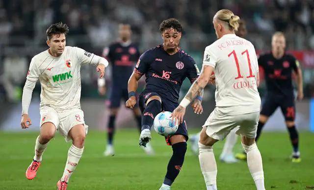 关于弗赖堡客场大胜杜塞尔多夫，排名大涨的信息