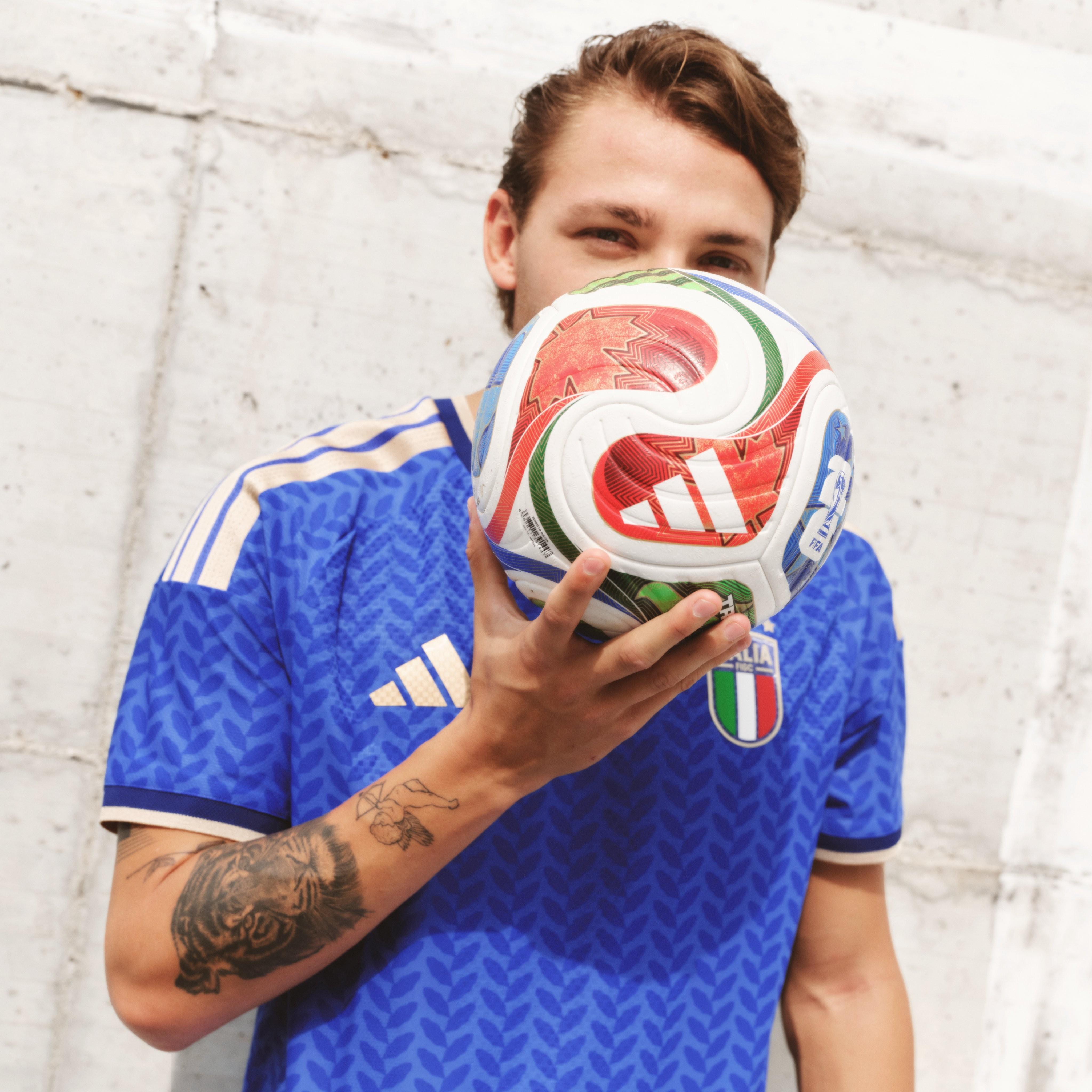 关于意大利足球历史悠久的传统球队再获胜利的信息