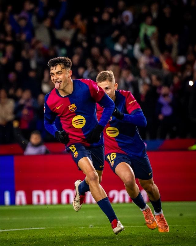 包含意大利足球联赛领头羊陷入低谷，保级危机凸显的词条