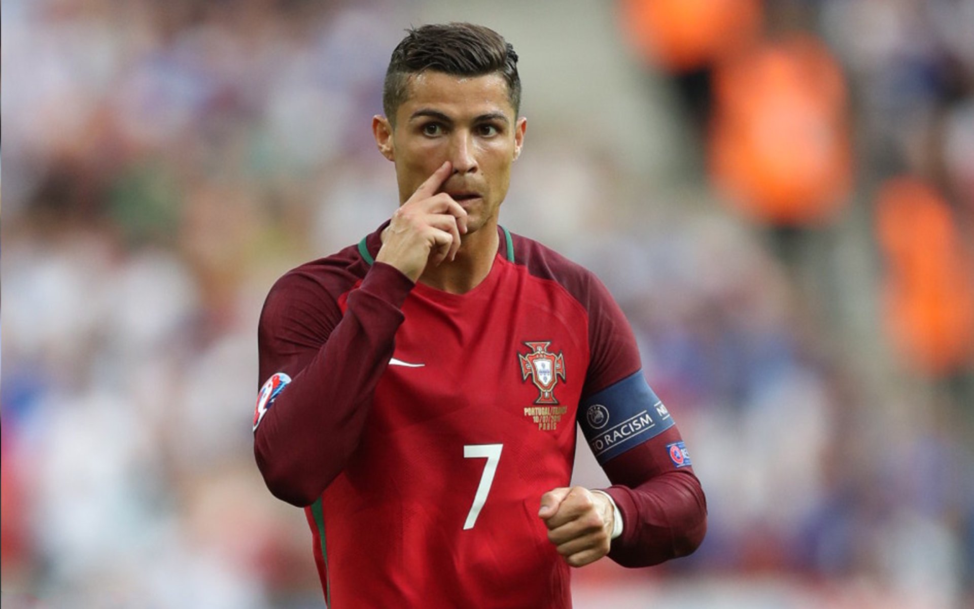 绿茵场上的新西兰血拼，卢卡库如何成为全场焦点，演绎威尔士式坚韧